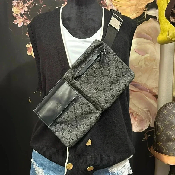 Gucci waist/sling bag - Picture 1 of 8